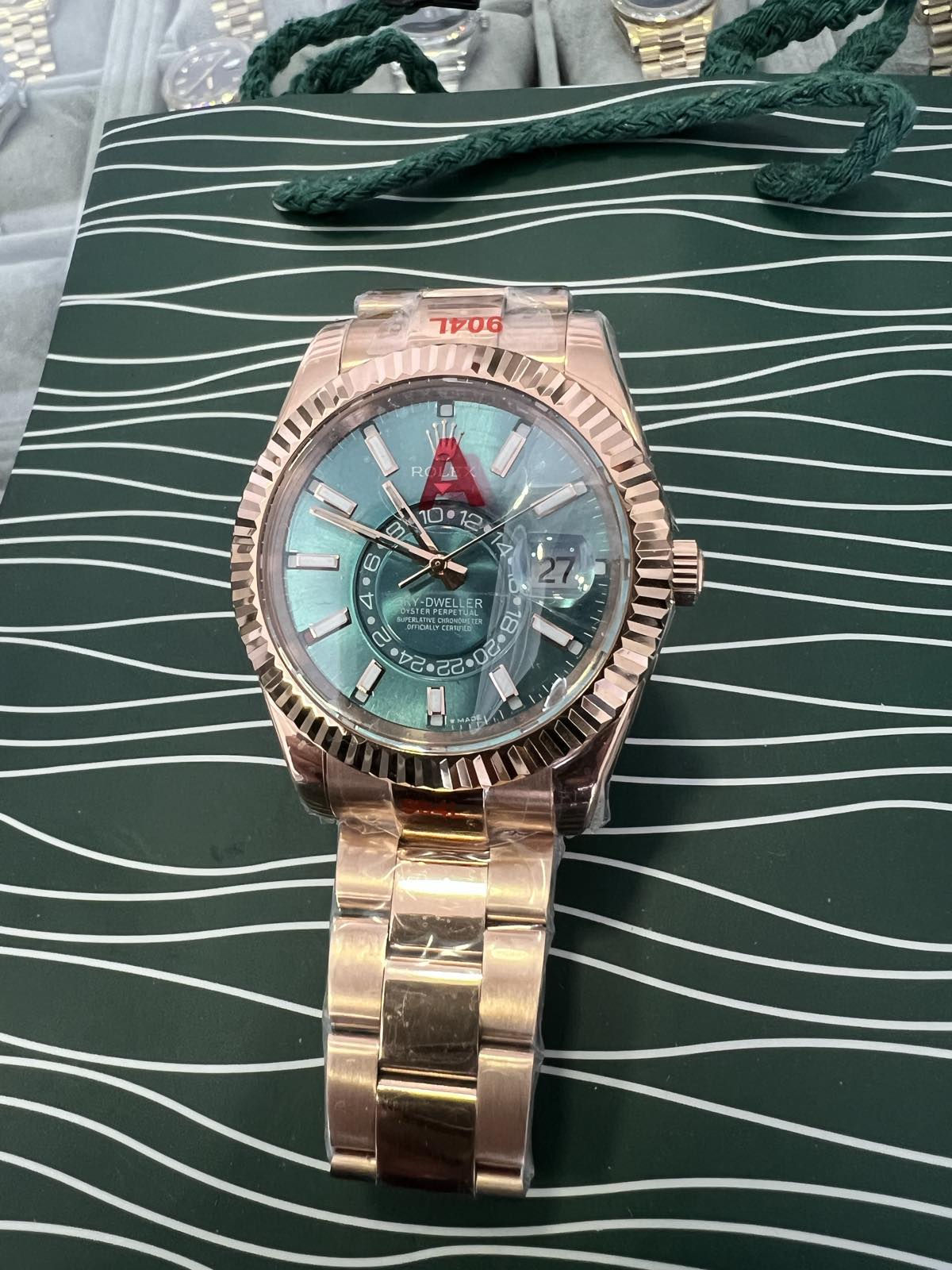 Sky Dweller Everose Gold Blue Dial Oyster 42mm 