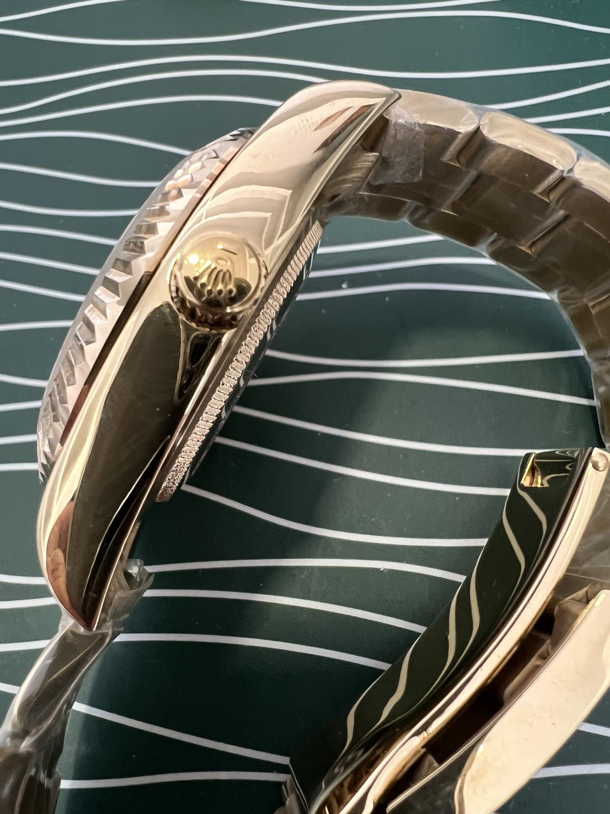 Sky Dweller Gold Black Dial Oyster 42mm